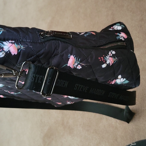 Steve Madden Large Backpack/Tote - Picture 6 of 9